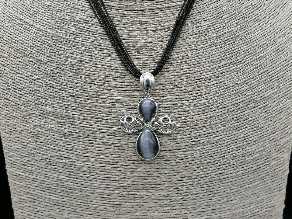 girocollo ciondolo croce argento e occhio di gatto GIOIELLO ITALIANO da donna - Immagine 3 di 4