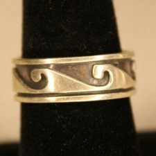 BLACK WAVE VINTAGE ESTATE 925 STERLING SILVER RING SIZE 8.5