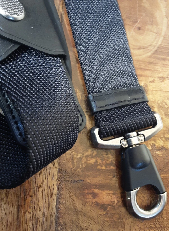 Nueva correa de equipaje Tumi en negro con cuero Foto 4 de 4