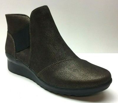 clarks women's caddell tropic ankle bootie