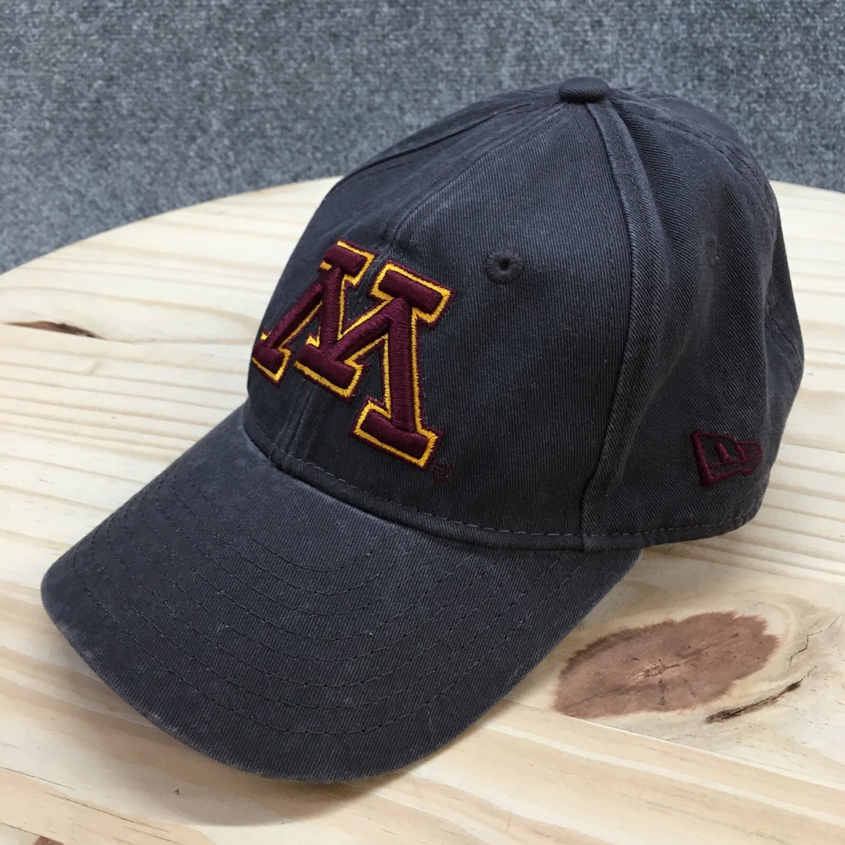 U of Minnesota Golden Gophers Burgundy Embroidered Strapback Cap Hat Vintage 1990s University of Minnesota Golden Gophers Maroon  main image 2