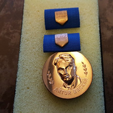 Artur Becker Medaille in Bronze + Etui
