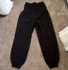 Women's Black Jogger Pants Elastic Waist Pockets Relaxed Fit Tapered 28" Inseam