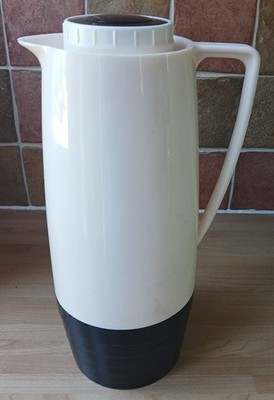 Isovac Mayfair Isolierkanne (Kolben), creme, verpackt, 70er Jahre, Vintage, Retro