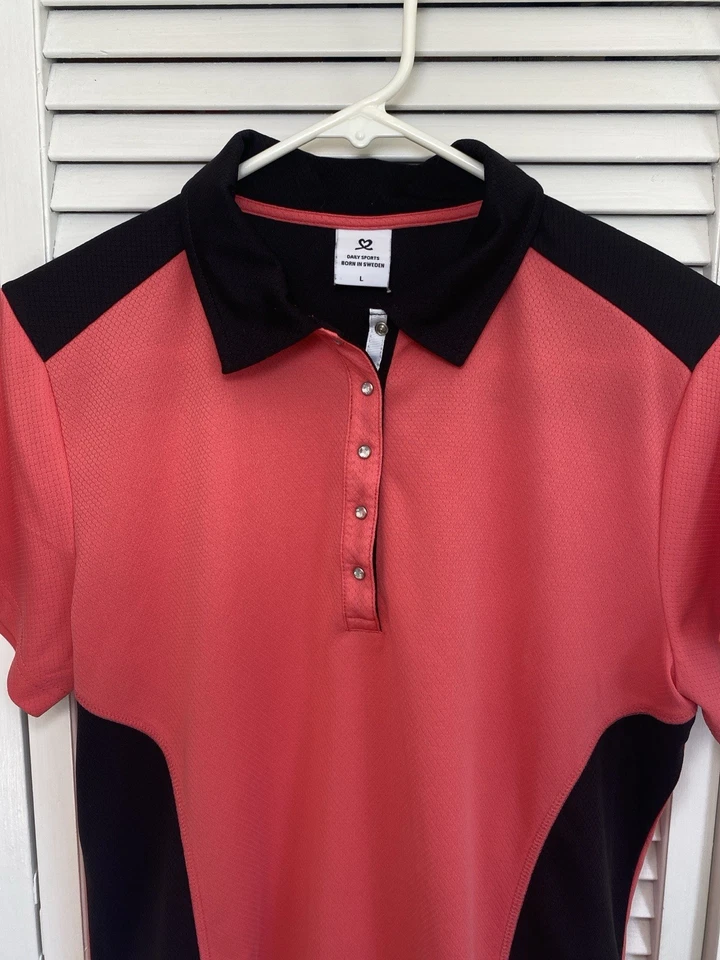 Camisa Polo Dailey Sports Talla Lg Para Mujer Negra Coral Golf Pelota Tenis Foto 3 de 4