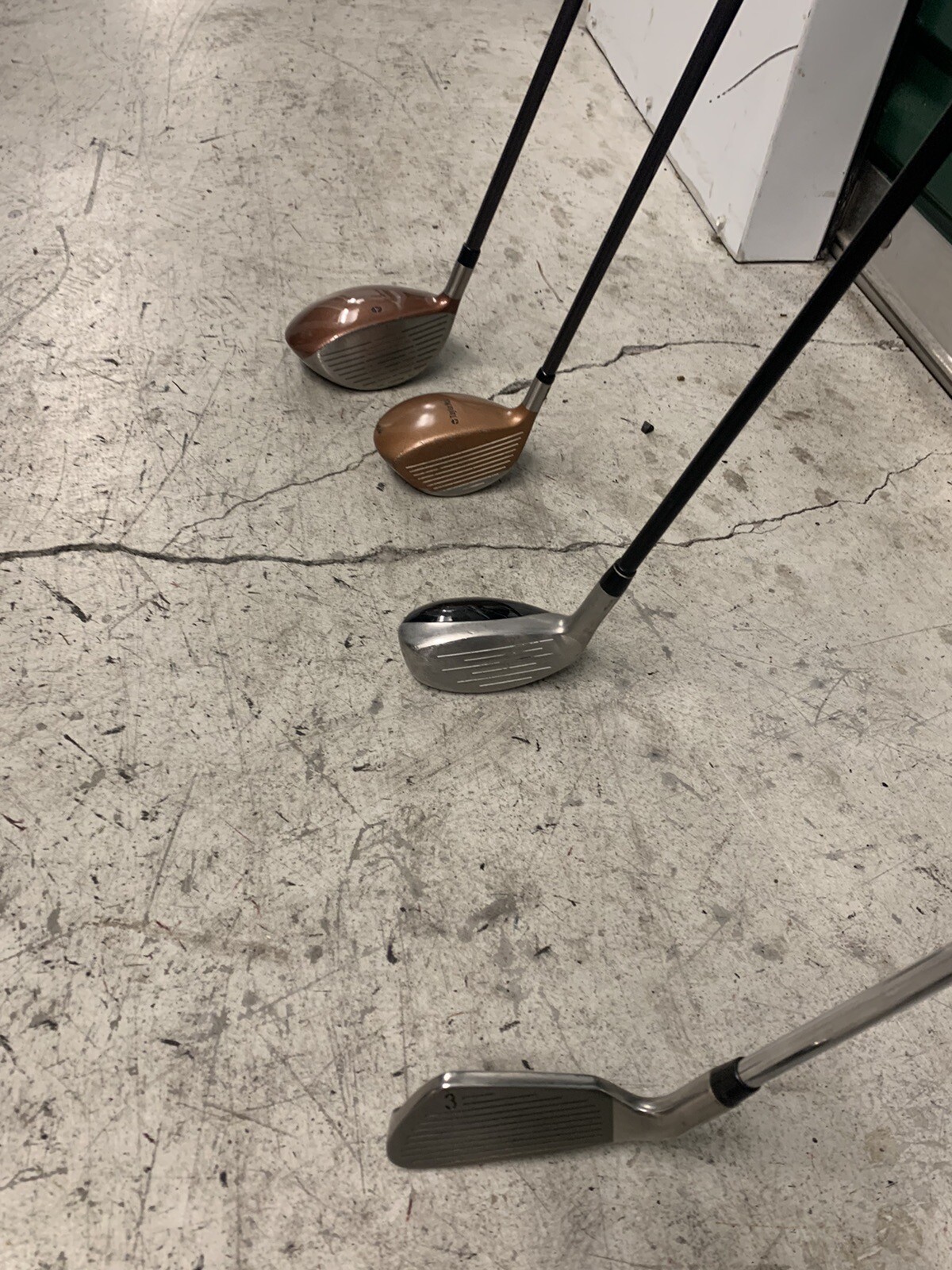 Men's Golf Club Set Used Right Hand 12 Piece Set Taylormade, Wilson