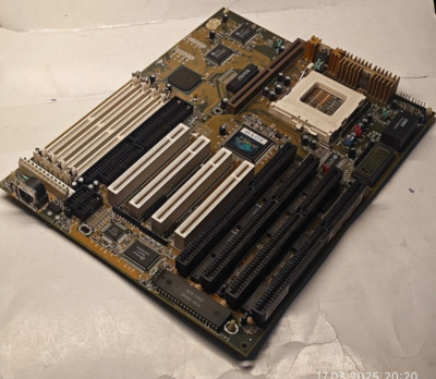 Socket 7 Soyo SY-5TF2 Motherboard (430HX) with DUAL voltage, CPU & 16 MB + Bonus