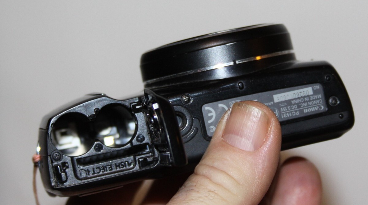 Canon PowerShot SX120 IS PC1431 Black 10.0MP 10X Optical Zoom