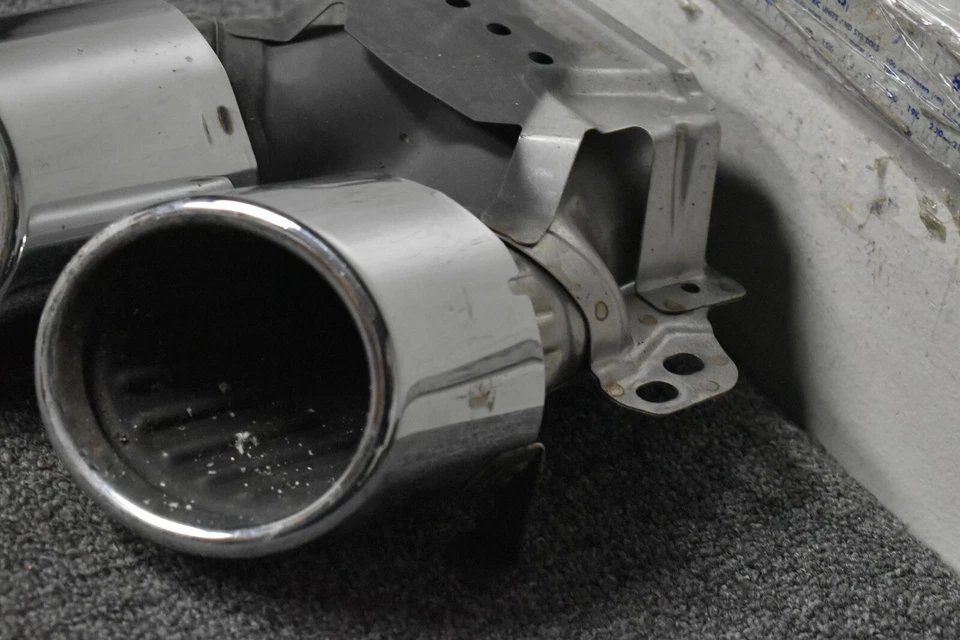 Mercedes Benz AMG GT53 2019-2021 extensión de tubo de escape base OEM de fábrica Foto 3 de 4