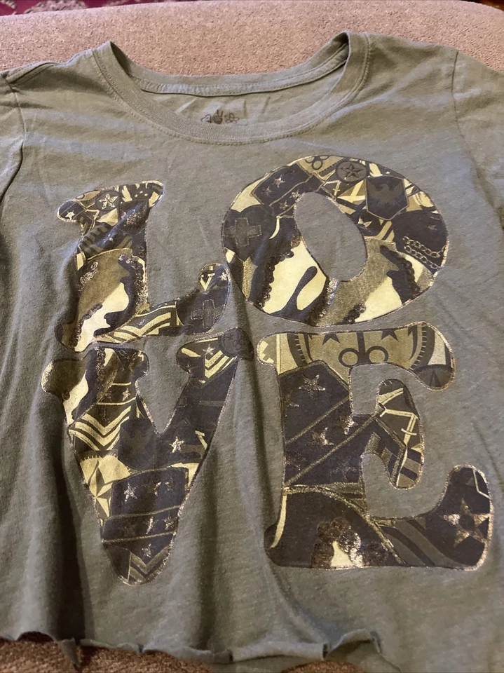 Girs Size 14 Crop Top Short Sleeve Love Graphic Dark Green (AH) - Image 2 of 3
