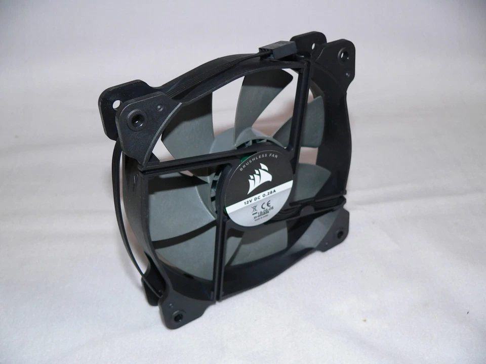 Corsair 12V DC 0.28A 120mm 4-pin PWM Case Cooling Brushless FAN - NEW - Image 3 of 4