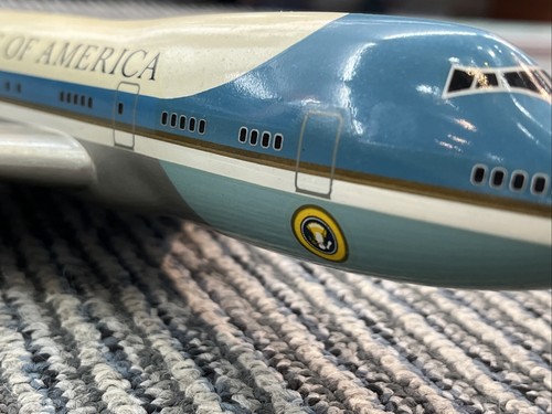1/200 Boeing VC-25 Air Force One Plane Toys & Models Corporation - Picture 11 of 24