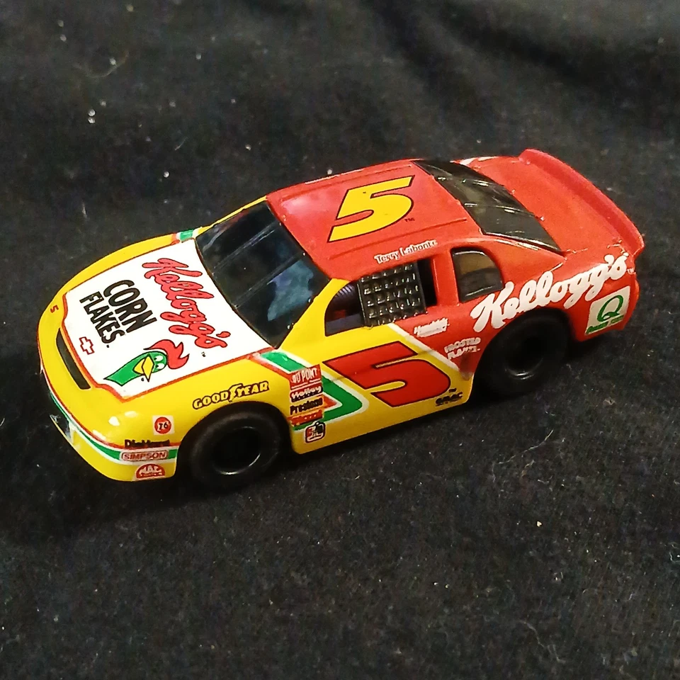 1/24 Monte Carlo NASCAR Custom Slot Car Dynamic Chasis 3ADM4 Motor Kelloggs Foto 2 de 4