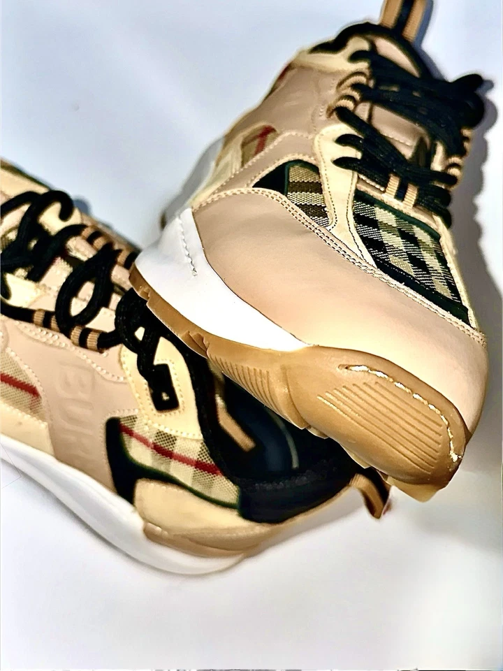 Tênis feminino Burberry Check de couro tamanho 41 autêntico. Novo em perfeito estado - Imagem 2 de 4