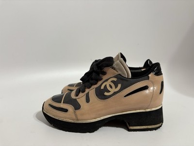 Vtg Chanel Beige Patent Leather CC Logo Sneakers 36