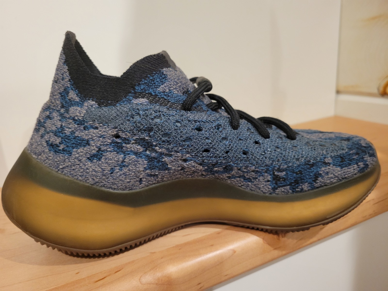 Adidas Yeezy Boost 380 Covellite Blue & Black Kanye West Men's Shoes Size 6 thumbnail 9