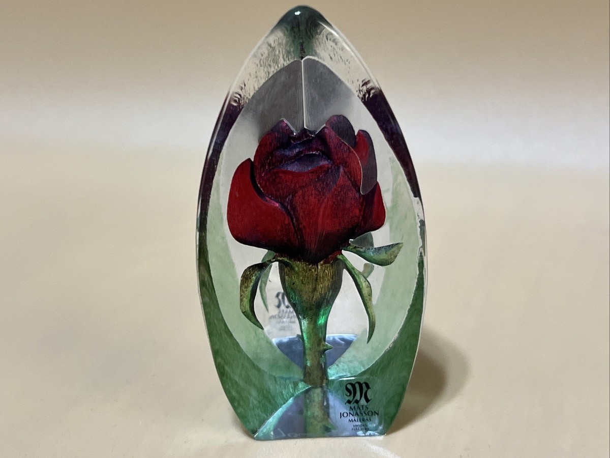 Mats Jonasson Maleras Sweden Red Rose Tapered Crystal Glass