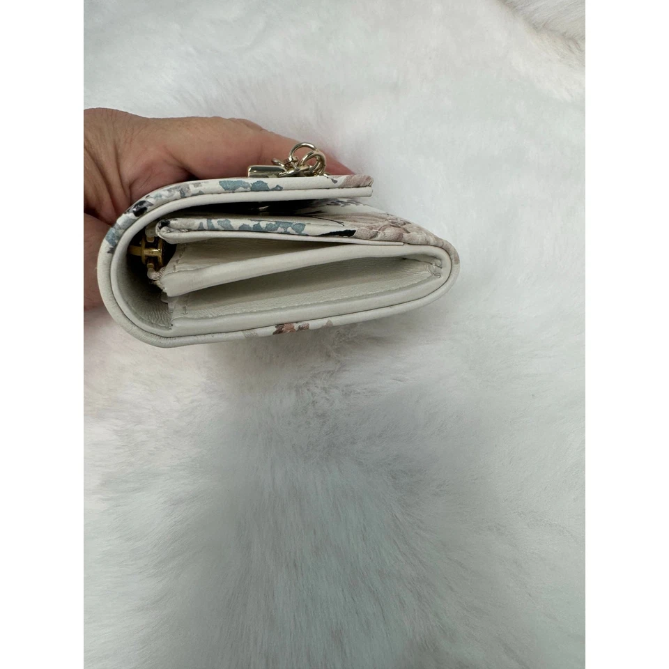 Cartera de cuero con estampado floral Christian Dior con dijes DIOR dorados - Hecha en Italia Foto 4 de 4