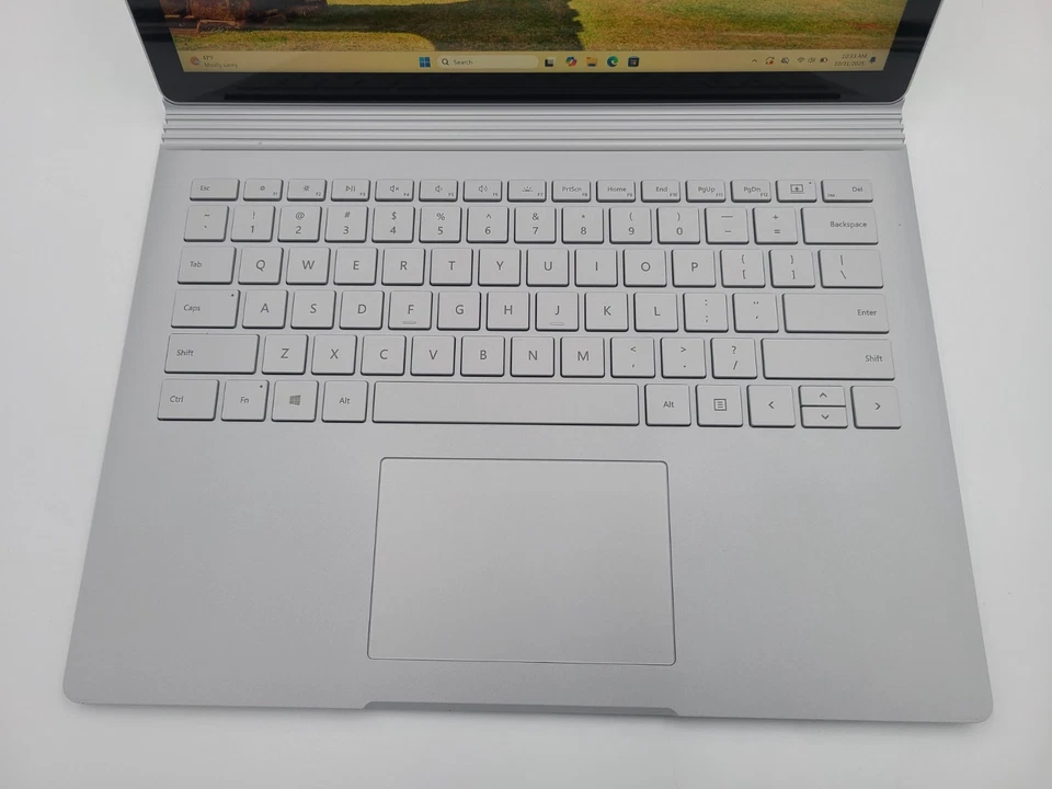 Microsoft Surface Book 2 i7-8650U 1,9 GHz 8 GB Ram 256 GB SSD Win 11 Pro GeForce Foto 2 de 4