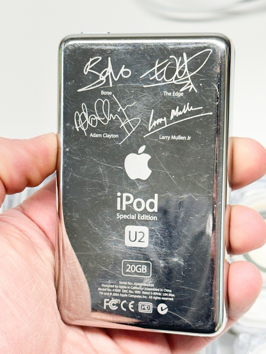 Apple iPod classic 4th Generation U2 Special Edition Black/Red (20