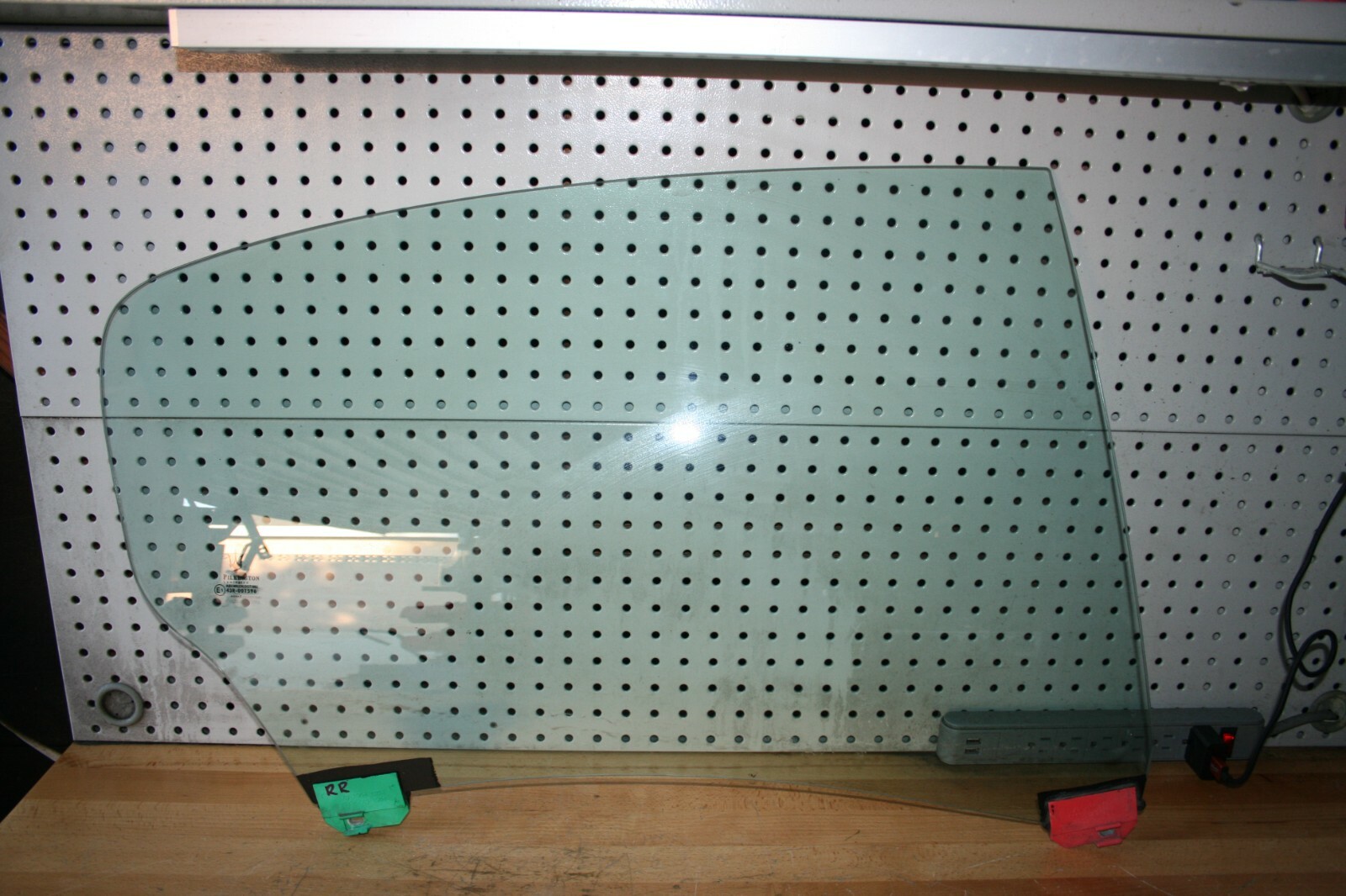 2007 Maserati Quattroporte M139 Rear Right Passenger Door Window Glass OEM