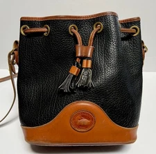 VTG. Dooney & Bourke All Weather Leather Drawstring Bucket Shoulder Bag USA