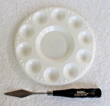 Liquitex Free Style Small Painting Knife 119901 Plus Darice Plastic Paint Palett