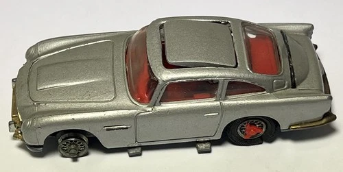 VINTAGE CORGI TOYS JAMES BOND 007 SILVER ASTON MARTIN DB5 WORKING