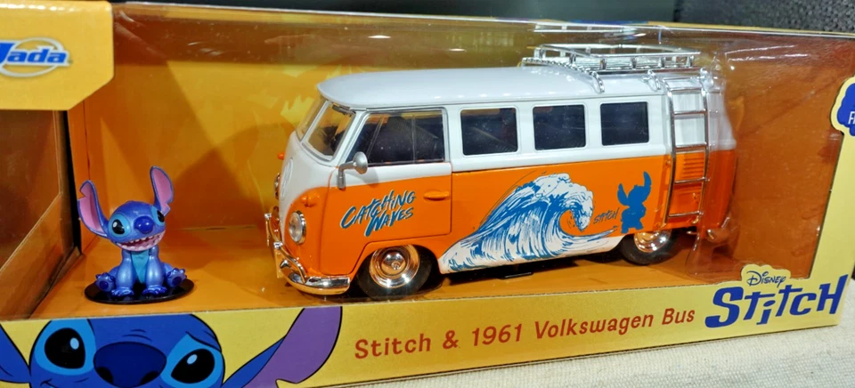 Jada Toys Stitch & 1961 Volkswagen Bus 1/24 - Image 3 of 3