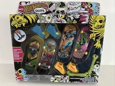 Hot Wheels Tony Hawk Neon Tricked Out Pack Exclusive Board & Shoes Set Tech Deck