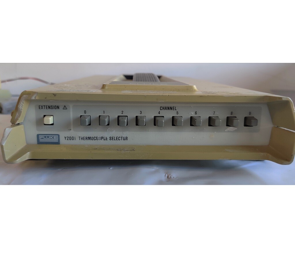 FLUKE 2190A DIGITAL THERMOMETER AND Y2001 THERMOCOUPLE SELECTOR | eBay