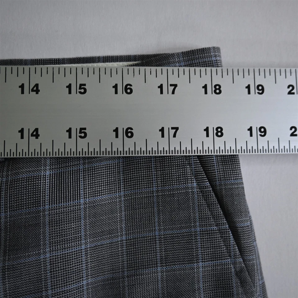 Austin Reed 36x30 Gray Plaid Windsor Woolens 100% Wool Flat Front Dress Pants - Image 2 of 4