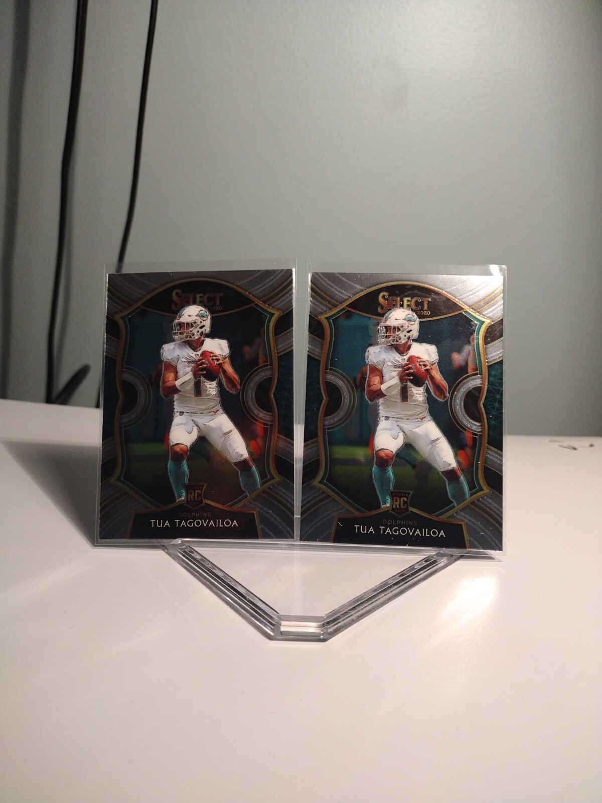 2 2020 Panini Select Football Tua Tagovailoa Concourse Base RC Miami Dolphins