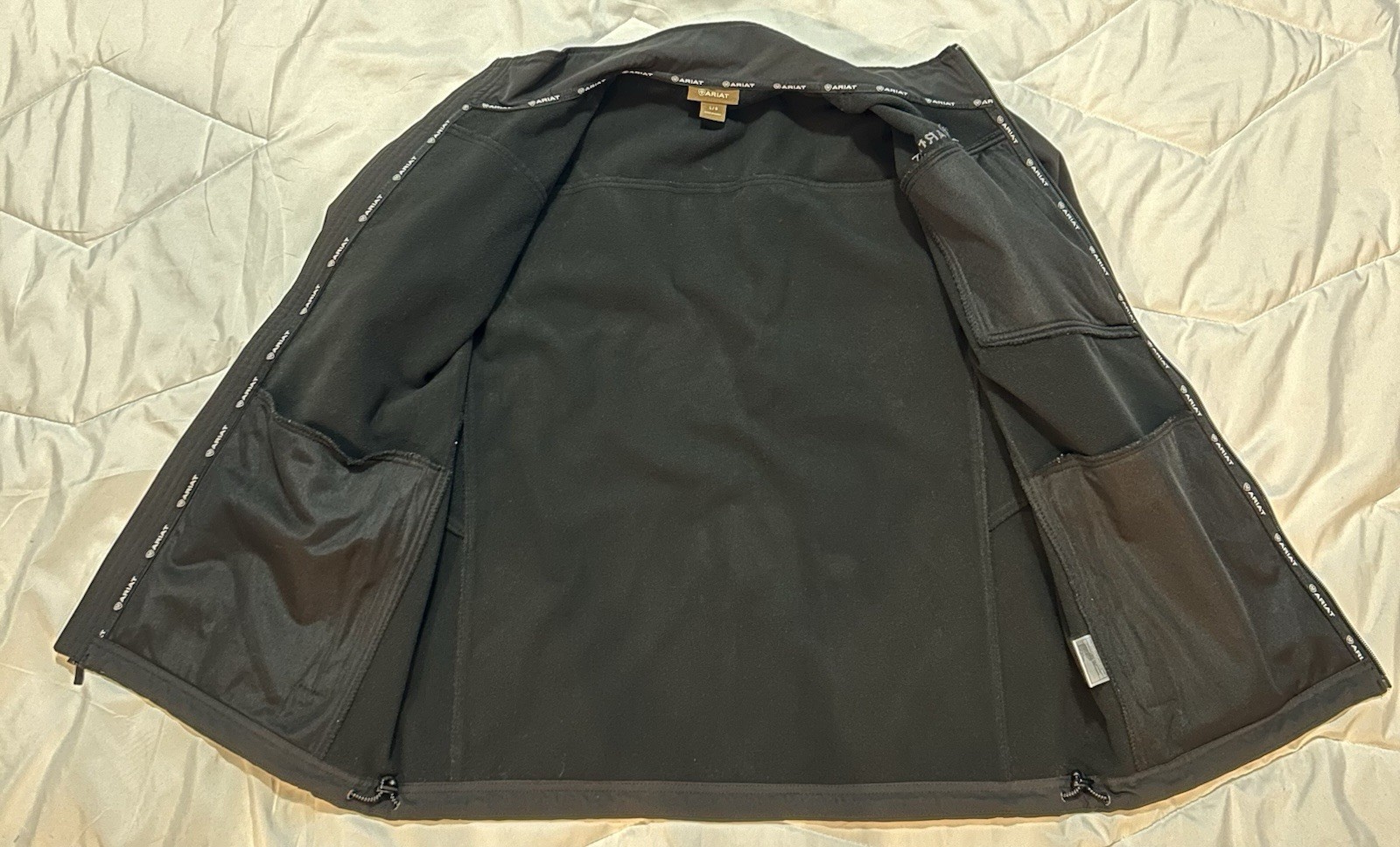 Ariat Men’s Vernon Softshell Jacket Large Black - image 10