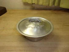 Vtg. Everlast Hand Forged #1038 Hammered Aluminum Bowl w-Pea Vine Lid FREE SHIPP