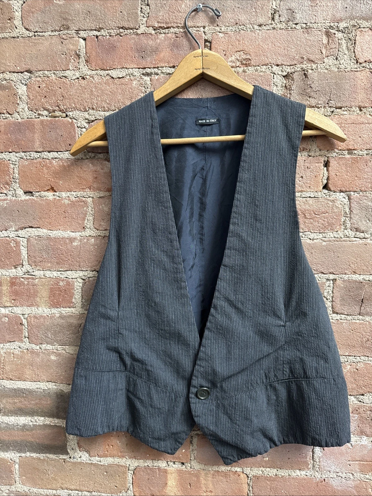 Giorgio Armani — Vintage Giorgio Armani Men’s Vest, Sz 42, 100% Wool Italy Vestimenta Era