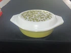 Vintage Pyrex Spring Blossom Crazy Daisy 1 1/2 Qt Oval Casserole Dish w Lid 043