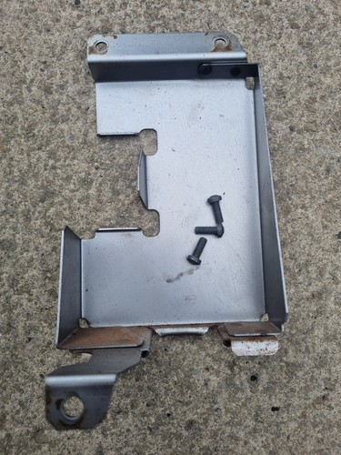 Fiat 500 312 Interior Dashboard Front Relay Fuse Box Cover & Bolts 2007-2015 - Picture 2 of 3