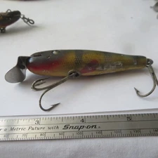 FISHING LURE CREEK CHUB 3¼"VINTAGE WOOD PIKIE MINNOW GLASS EYES GREEN,RED GILLS