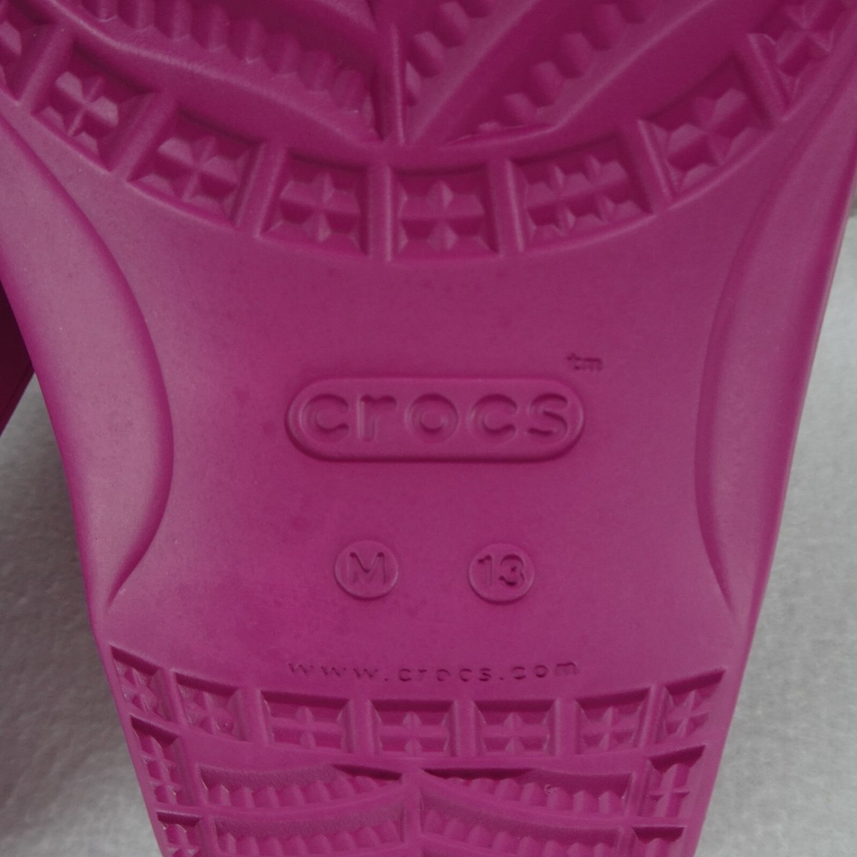 Crocs Classic Slides Men display picture 2