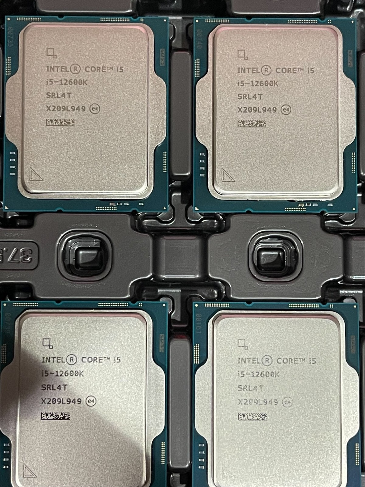 Intel+Core+i5-12600K+Processor+%284.9+GHz%2C+10+Cores%2C+FCLGA1700%29 ...