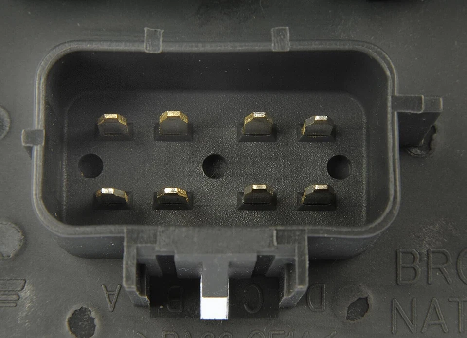 Bloque de conexión de placa de circuito combinado de luz trasera para Chevrolet Foto 2 de 4