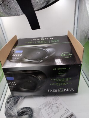Insignia NS-B4111 CD/CD-RW Playback/Radio/CD-R Playback Boombox