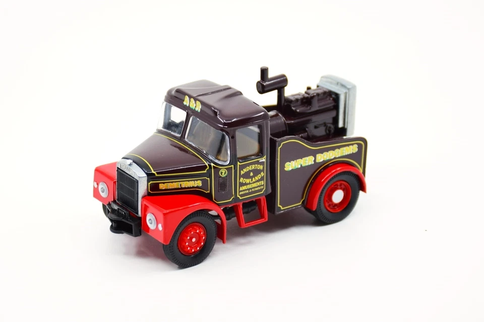 Corgi 15901 1/50 Scale Showman's Range Scammell Super Dodgems Diecast Truck - Image 3 of 4