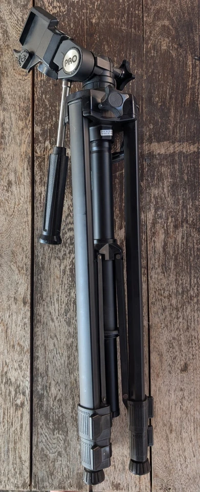 Promaster 4200 Professional Photography Tripod with PH-156 Pan Head - Image 2 of 3