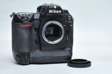 Nikon D2X 12.4MP Digital SLR DSLR Camera Body Only