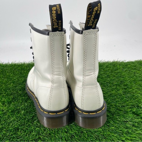 Bottes de combat à lacets en cuir lisse blanc Dr. Martens AirWair Classic 1460 - Photo 4/8