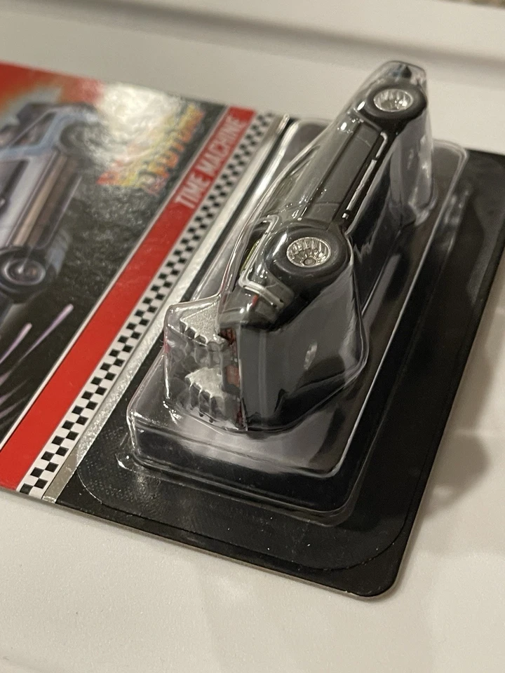 Máquina del tiempo Hot Wheels 2012 Red Line Club Zamac "Regreso al futuro" 00536/3300 Foto 4 de 4