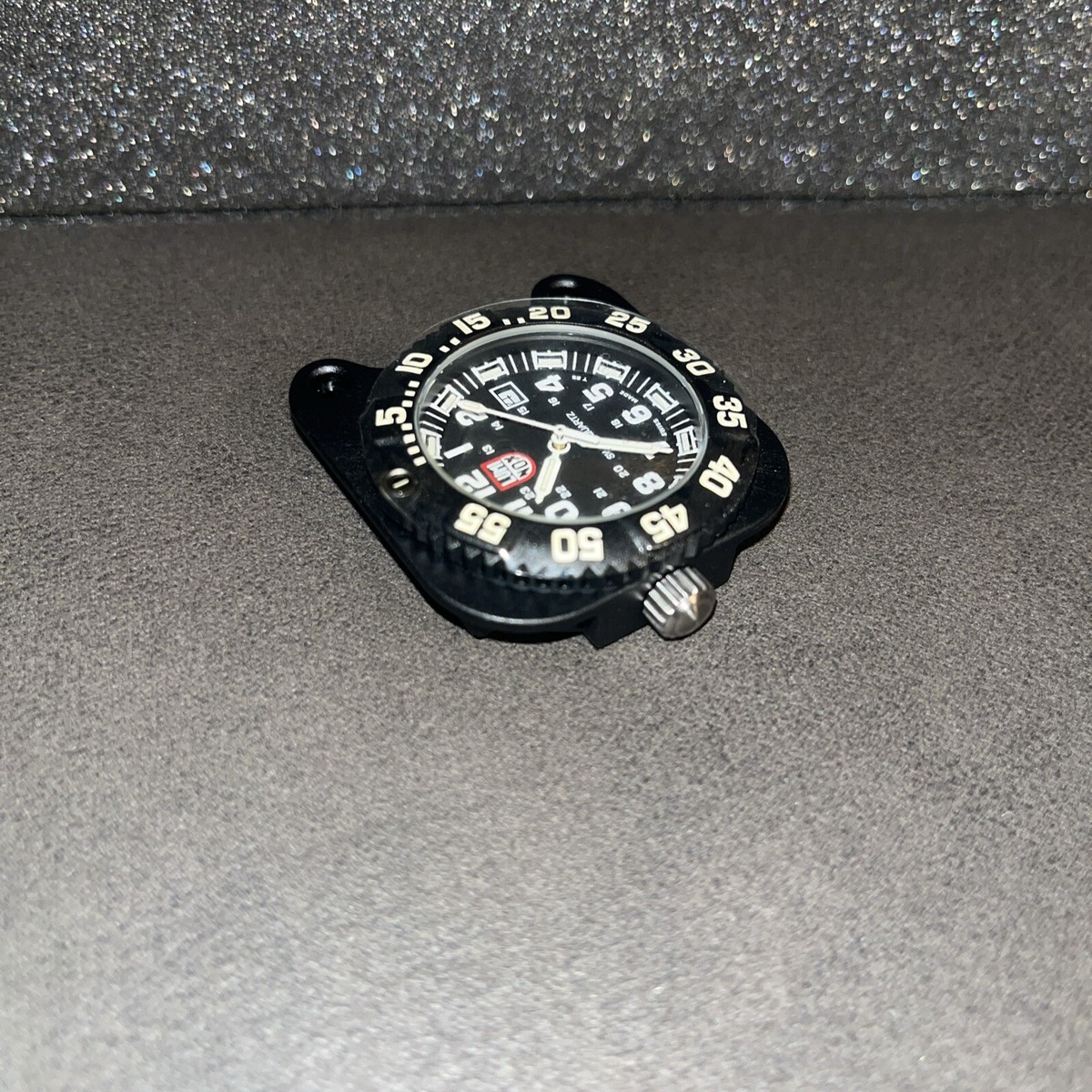Luminox社製 Surefire 2211 7050.SF時計モジュール新品 Luminox Surefire 7050.Sf Quartz Watch Case Only/Black/With G