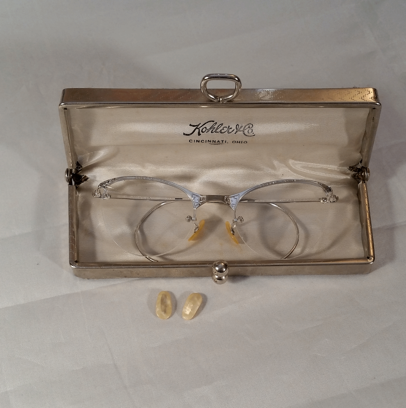SHURON CAT EYE True Antique Eyeglasses and Case - Picture 2 of 12